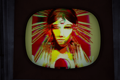 Das Bild zeigt einen Ausschnitt aus dem Videospiel Karma: The Dark World. Im Zentrum ist das stilisierte Gesicht einer menschlichen Figur zu sehen, das fast eine Maske oder eine Projektion zu sein scheint. Das Gesicht ist blass und von dunklen Konturen umgeben, die Augen sind geschlossen oder nur leicht geöffnet. Auf der Stirn befindet sich ein helles, möglicherweise leuchtendes Symbol. Das Gesicht ist von einem Wirbel aus roten, gelben und weißen Farbflecken und -streifen umgeben, die wie Strahlen oder eine Aura wirken. Diese Farben sind intensiv und scheinen ineinander überzugehen, was einen dynamischen und leicht psychedelischen Effekt erzeugt. Im unteren Bereich des Bildes ist ein dunkler, herzförmiger Bereich angedeutet, der ebenfalls von helleren Farben umgeben ist. Das gesamte Bild ist in einem ovalen Rahmen oder einer Art Bildschirm dargestellt, der von einem dunkleren, möglicherweise hölzernen Hintergrund umgeben ist. Die Komposition ist sehr zentriert und lenkt die Aufmerksamkeit direkt auf die zentrale Figur und die sie umgebenden Farben. Die Atmosphäre wirkt geheimnisvoll, vielleicht sogar etwas beunruhigend und spirituell. Die starken Farbkontraste und die ungewöhnliche Darstellung der Figur deuten auf eine surreale oder traumartige Szene hin, die typisch für psychologische Thriller oder Spiele mit tiefgründiger Erzählung sein könnte.